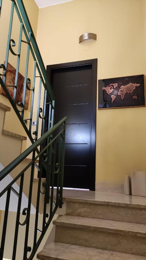 アヴォラ"A Casa Di Lele"アパートメント エクステリア 写真