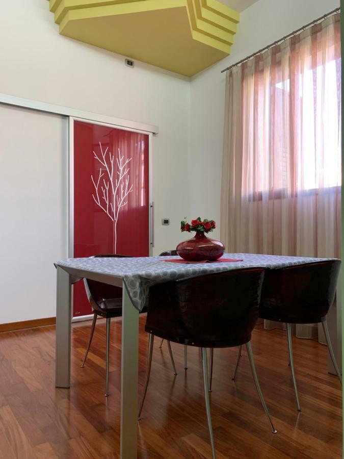 アヴォラ"A Casa Di Lele"アパートメント エクステリア 写真